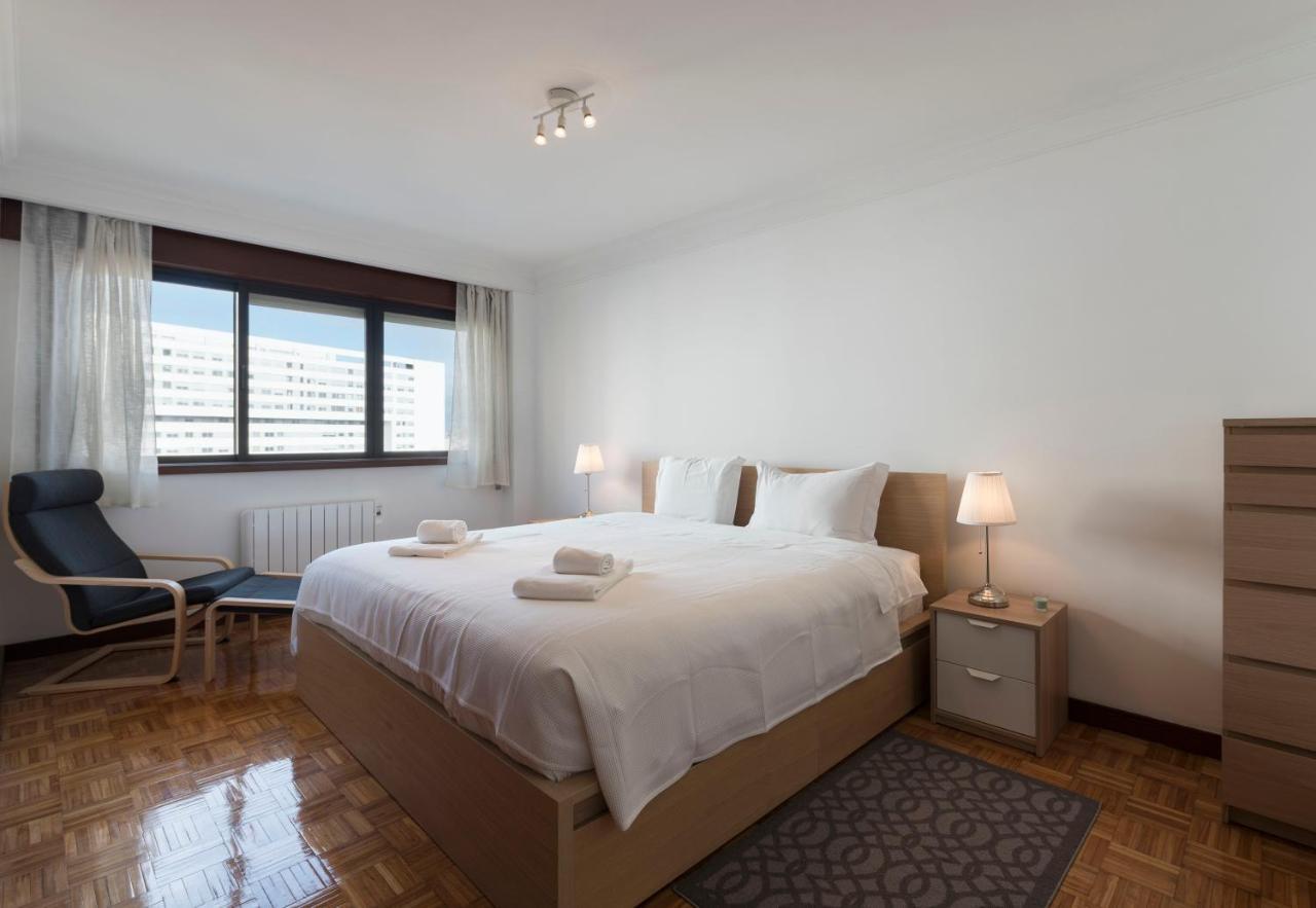 Lovelystay - Charming 3Br Flat W/ Free Parking In Devesas فيلا نوفا دي غايا المظهر الخارجي الصورة