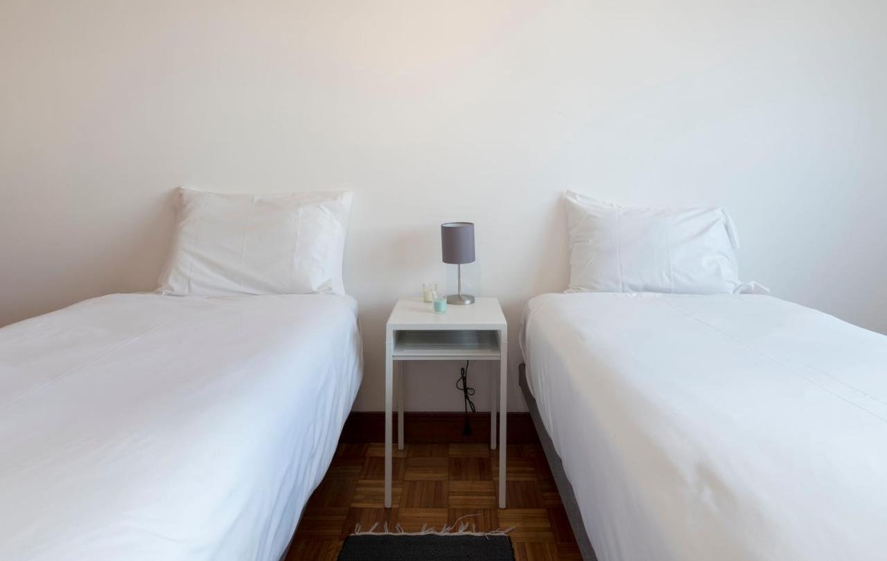 Lovelystay - Charming 3Br Flat W/ Free Parking In Devesas فيلا نوفا دي غايا المظهر الخارجي الصورة