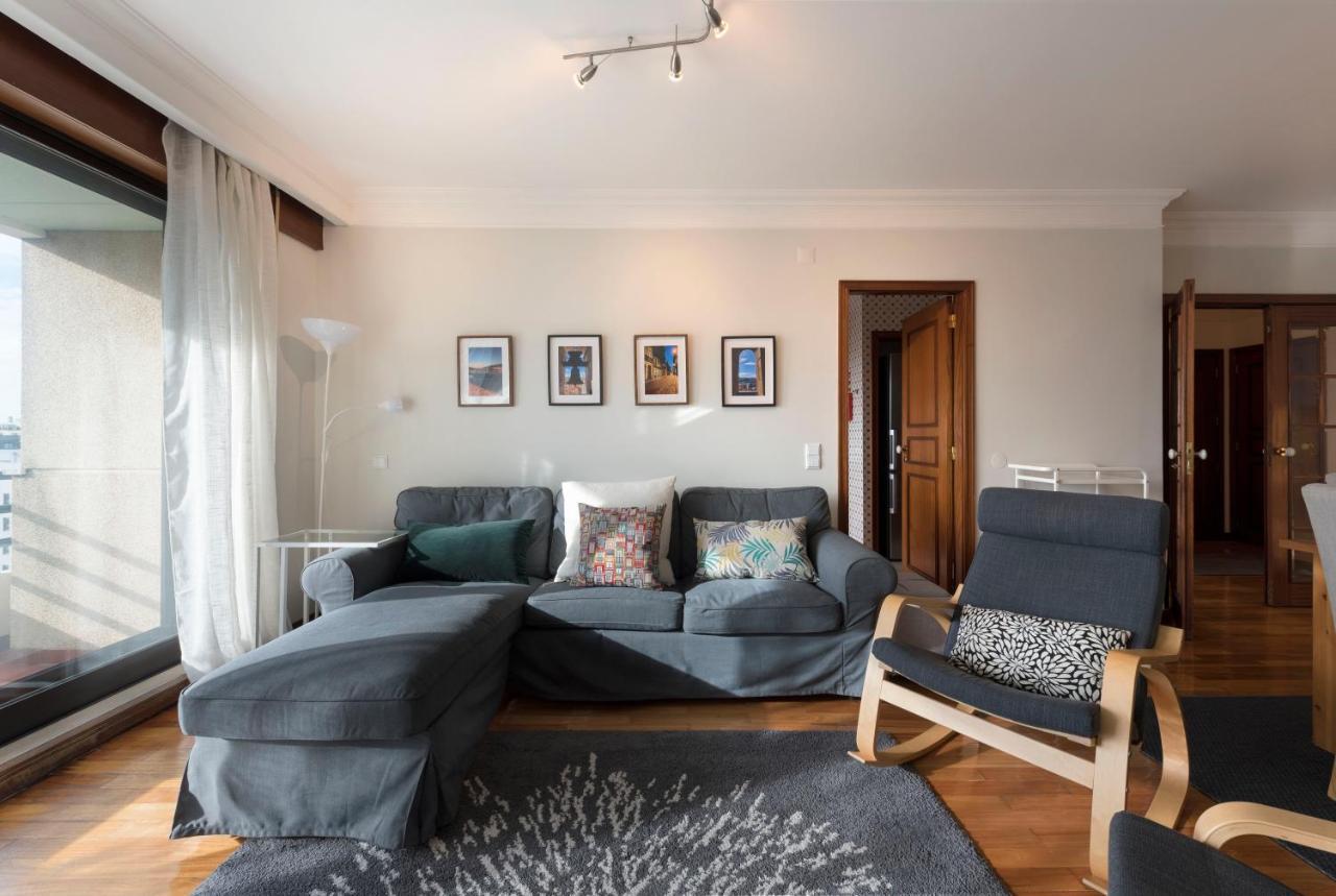 Lovelystay - Charming 3Br Flat W/ Free Parking In Devesas فيلا نوفا دي غايا المظهر الخارجي الصورة