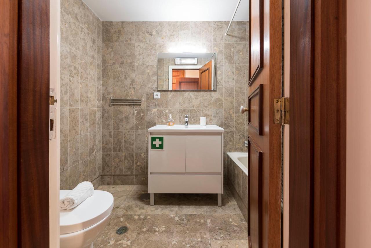 Lovelystay - Charming 3Br Flat W/ Free Parking In Devesas فيلا نوفا دي غايا المظهر الخارجي الصورة