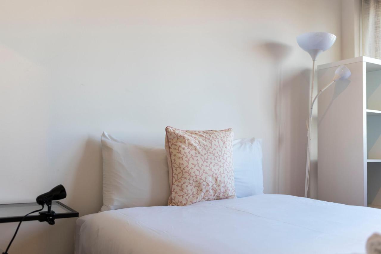 Lovelystay - Charming 3Br Flat W/ Free Parking In Devesas فيلا نوفا دي غايا المظهر الخارجي الصورة