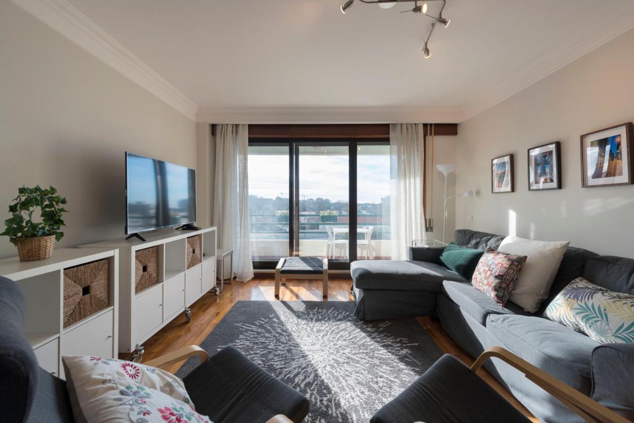 Lovelystay - Charming 3Br Flat W/ Free Parking In Devesas فيلا نوفا دي غايا المظهر الخارجي الصورة
