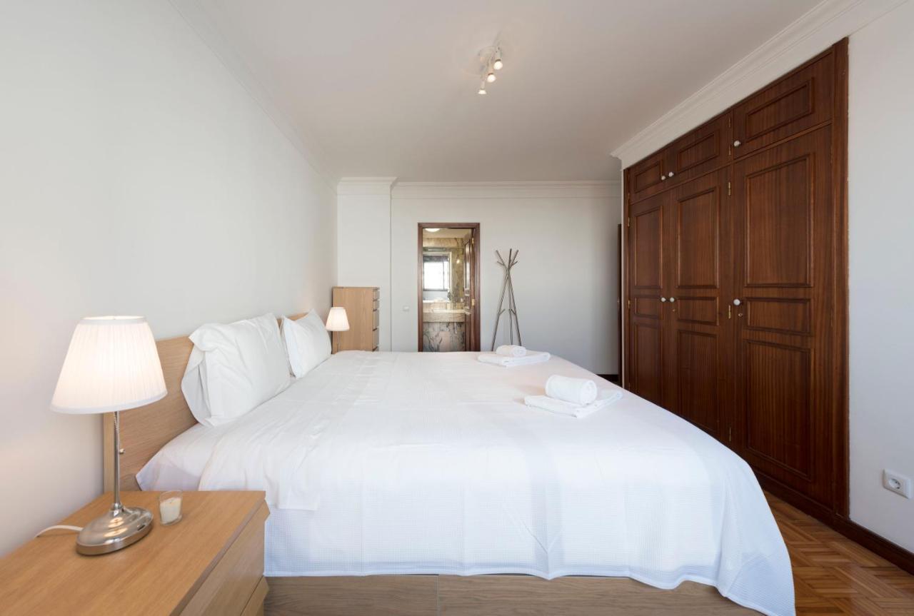 Lovelystay - Charming 3Br Flat W/ Free Parking In Devesas فيلا نوفا دي غايا المظهر الخارجي الصورة